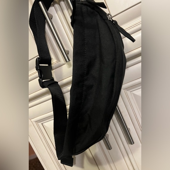 Nike Sportswear Heritage Fanny Pack BA5750-010 - Picture 8 of 11